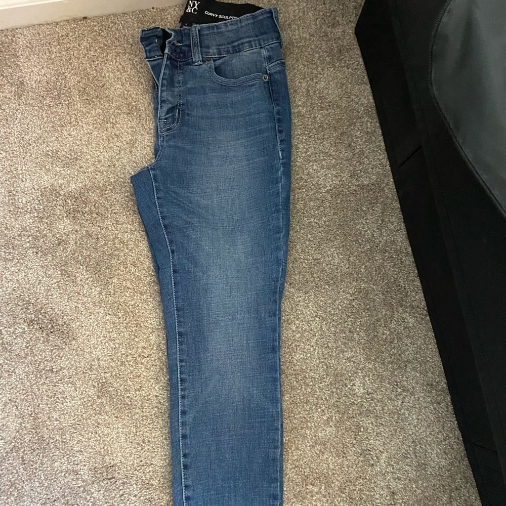 Curvy skinny jeans.